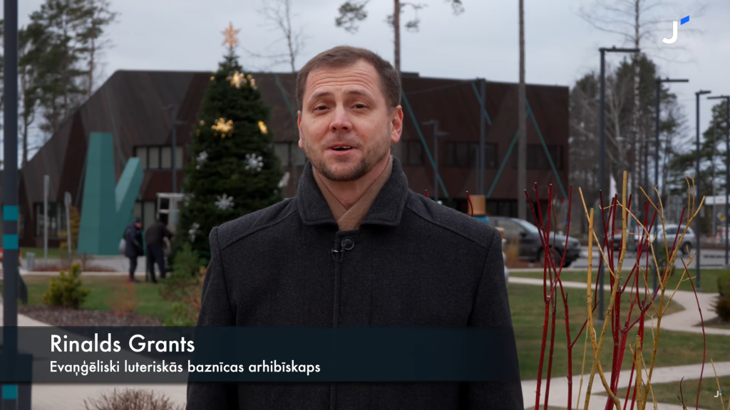 Priecīgus Ziemassvētkus!